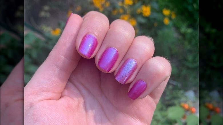 Shimmery pink eyeshadow nails 