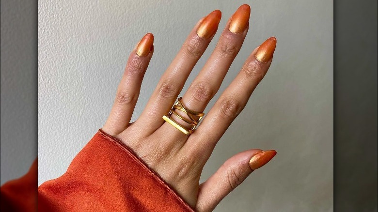 Orange gradient eyeshadow nails 