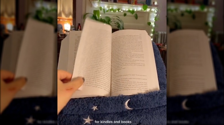 Stand for reading in bed