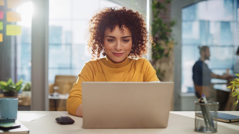 woman on laptop