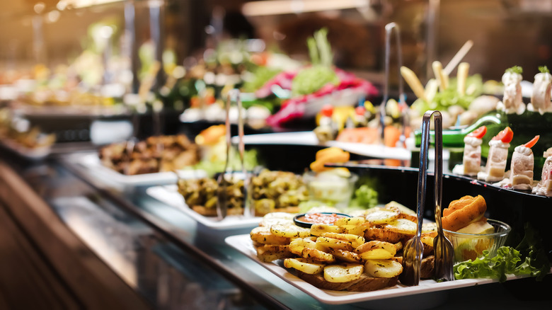 Buffet tables encourage flexibility 