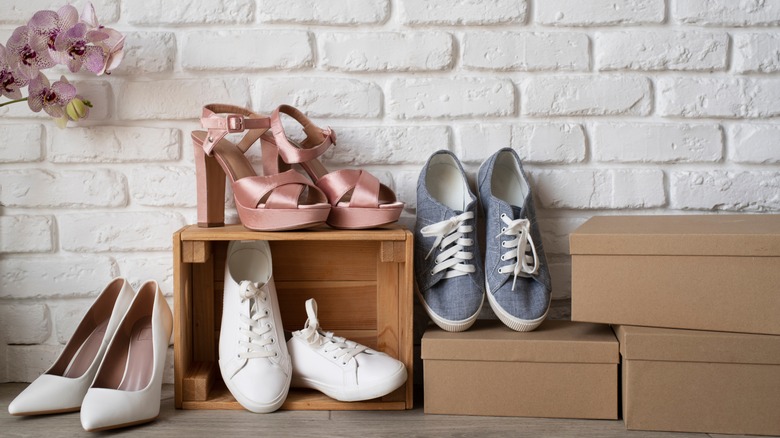 women's shoes with boxes