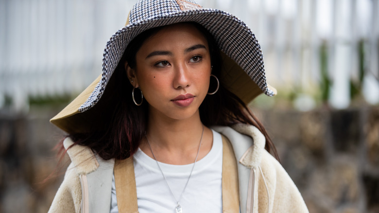 Floppy hat with pattern