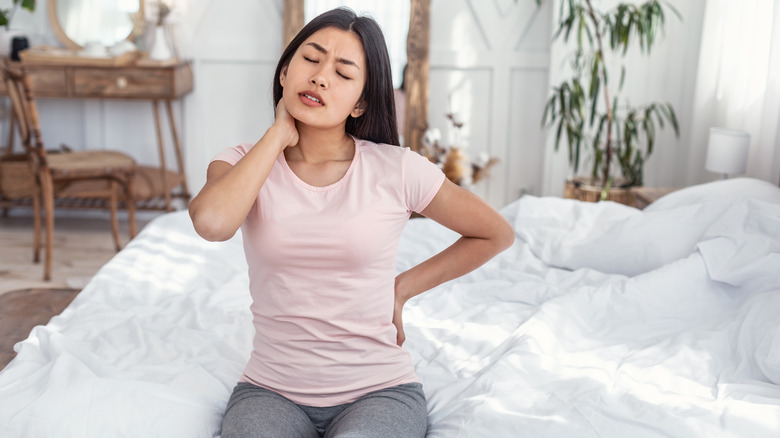 woman with neck pain