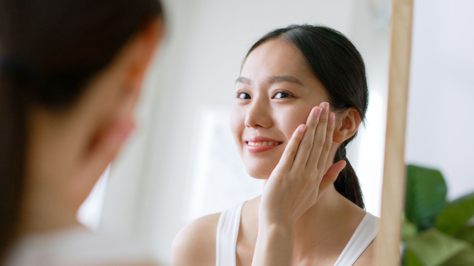 tips-to-ensure-your-glass-skin-look-doesn-t-veer-into-oily-territory