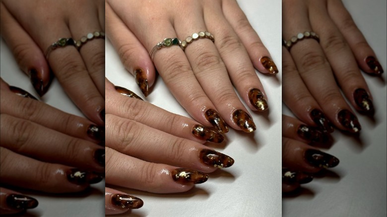 Tortoise shell nails with gold