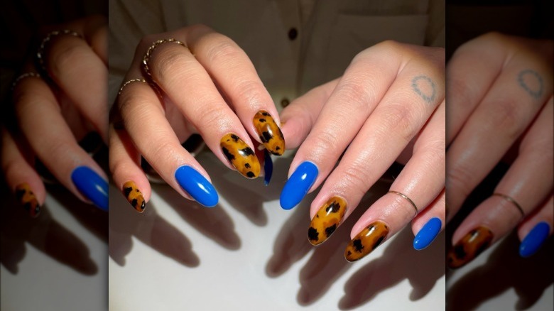 Tortoise shell accent nails