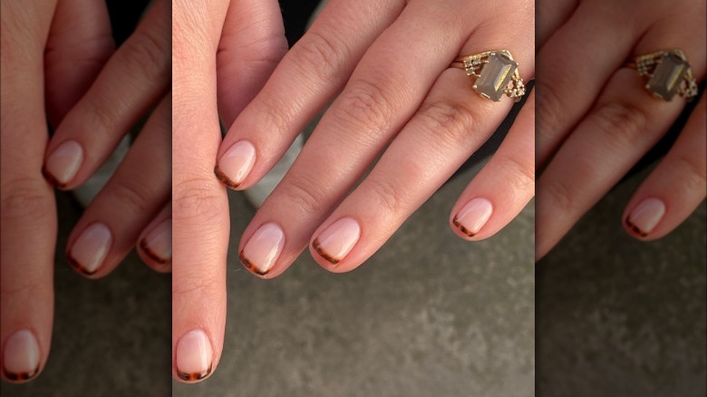 Tortoise shell nails French tips