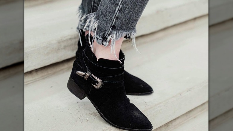 Trendy shoes with jeans
