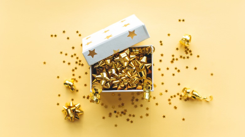 gold holiday gift box