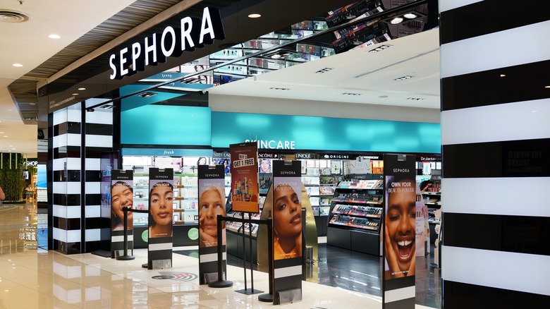 sephora store inside shopping mall