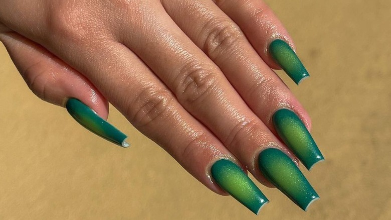 aura green nails 