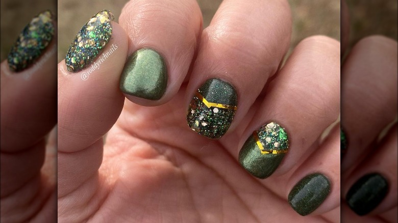 green and gold  manicure
