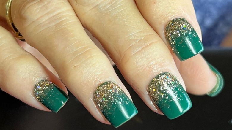 green glitter cuff manicure 