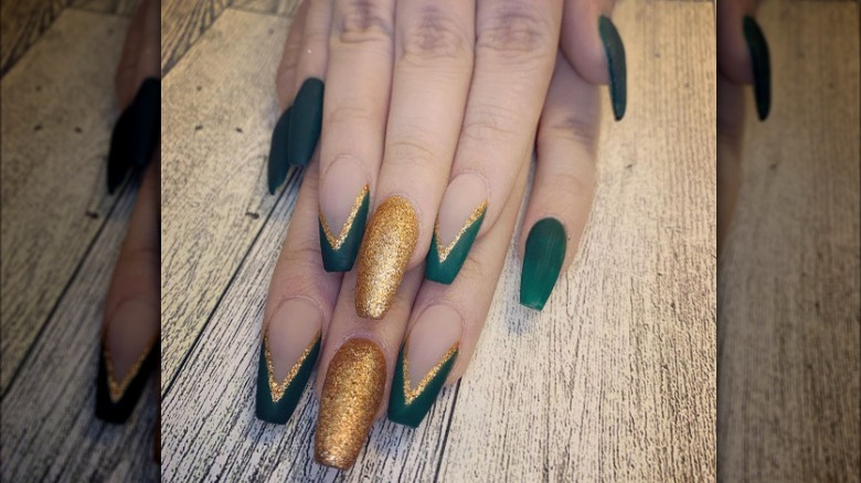 matte green and gold manicure 