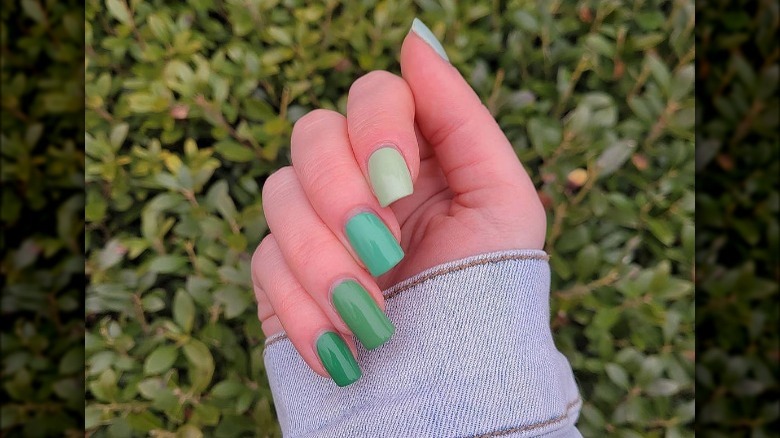 green ombre manicure