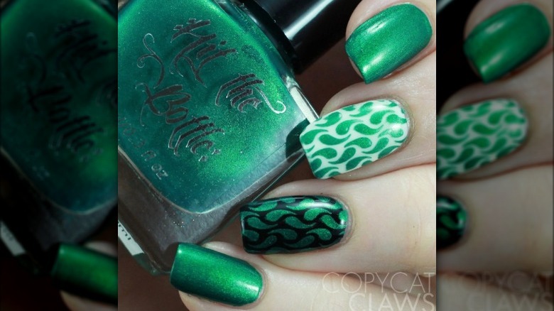 green flame manicure