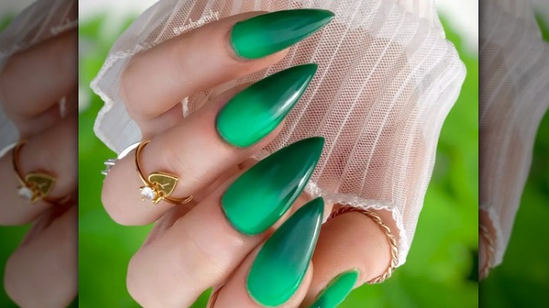 green stiletto ombre manicure