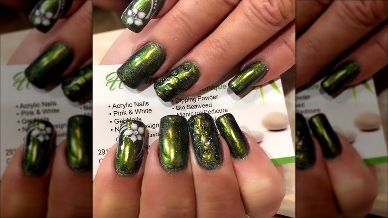 pretty chrome green nails