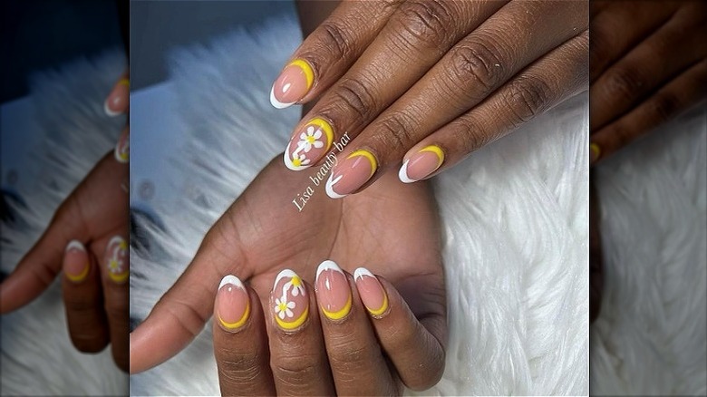 Daisy French nails