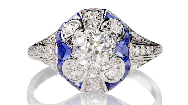 Vintage diamond ring with sapphires 