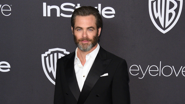 bearded chris pine