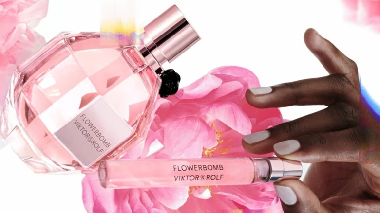 Miniature Flowerbomb perfume alongside bottle