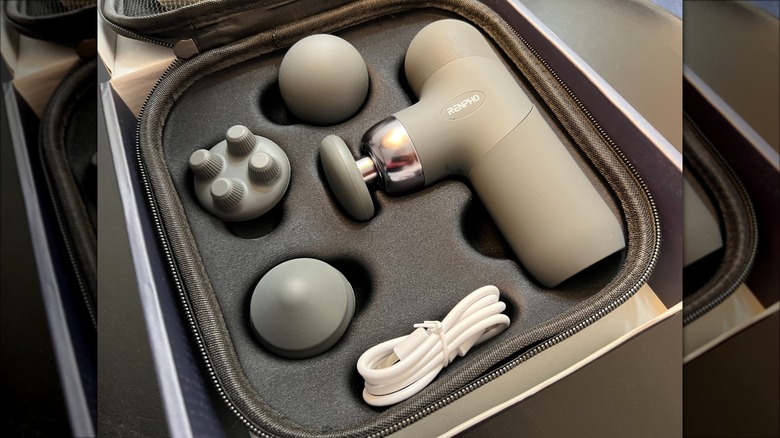 RENPHO Mini Thermal Massage Gun in box