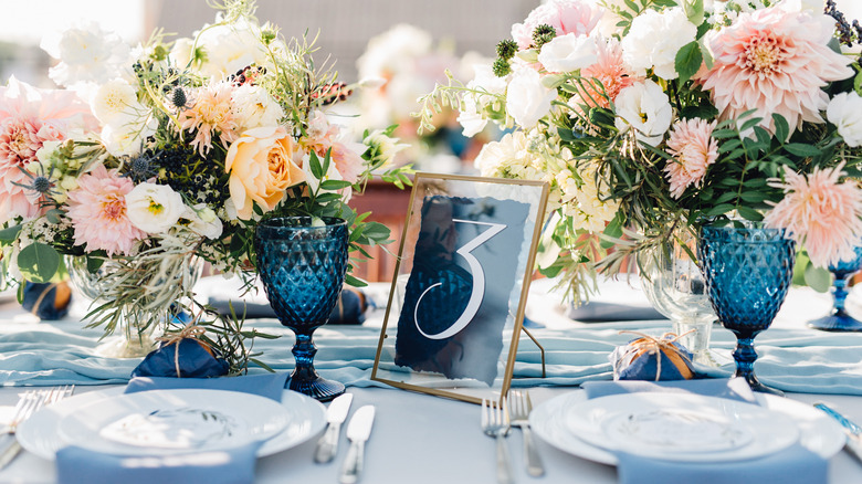 Wedding decor and table setting
