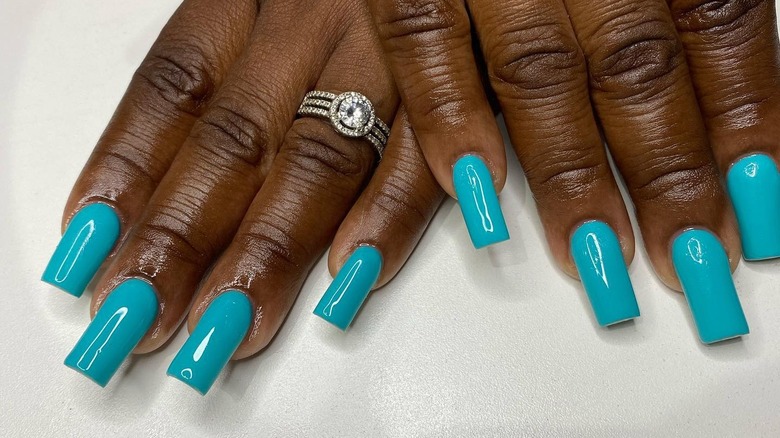 Blue manicure, squared nails