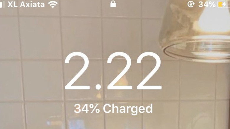 222 on a lockscreen