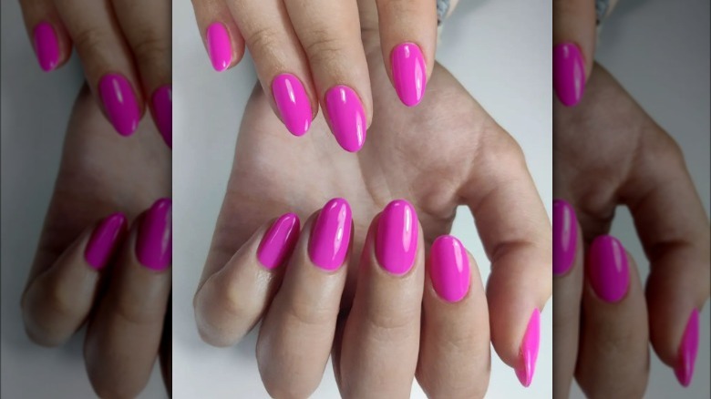 fuchsia nails manicure