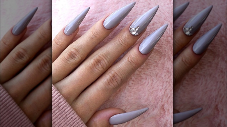pale gray manicure