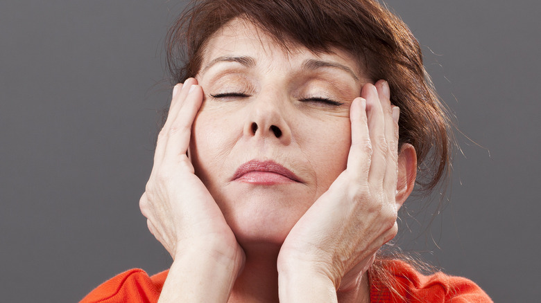 middle-aged female hot flashes fatigue