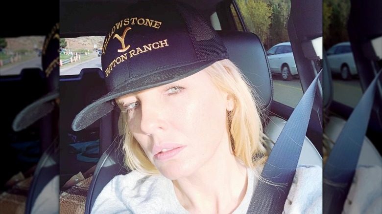 A makeup-free selfie of Kelly Reilly in a car.