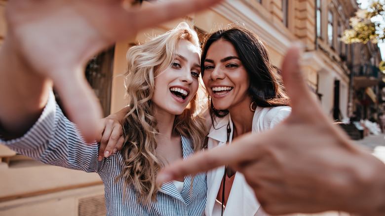 two female best friends