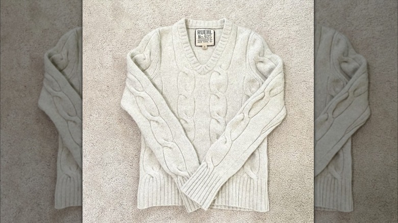 Ruehl 925V V-neck wool sweater