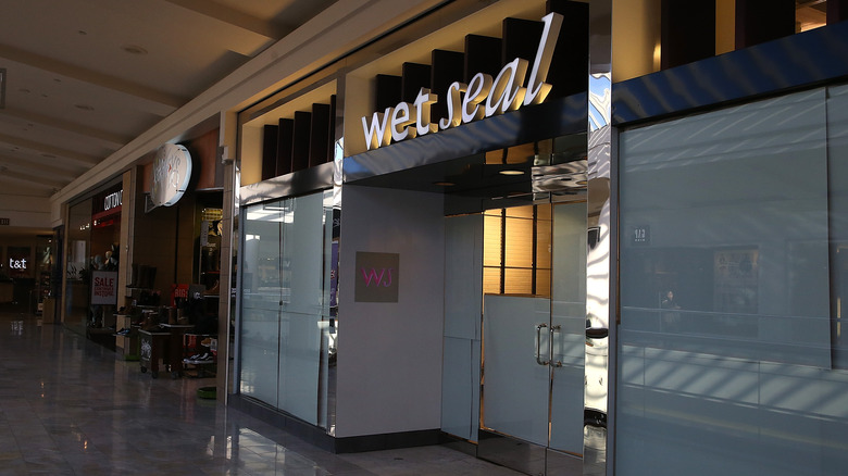 Wet Seal store closed