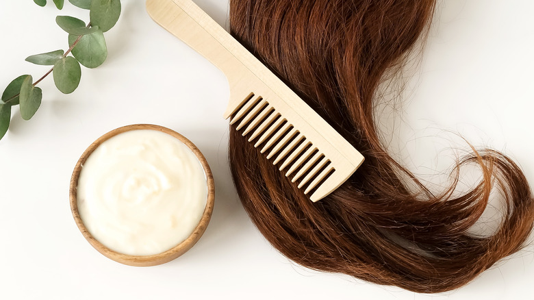 hair mask and comb