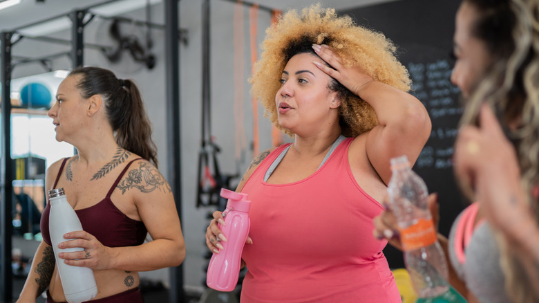 Women getting sweaty at gym