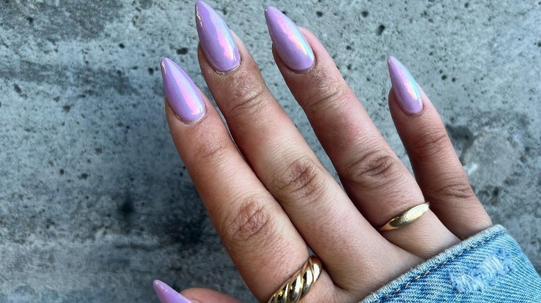 coffin-shaped lavender chrome manicure 