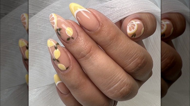 Yellow lemon pattern manicure glaze