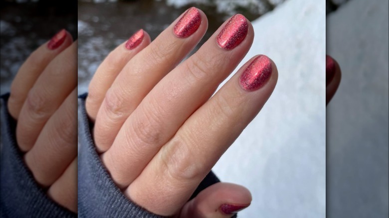 Holiday champagne nails