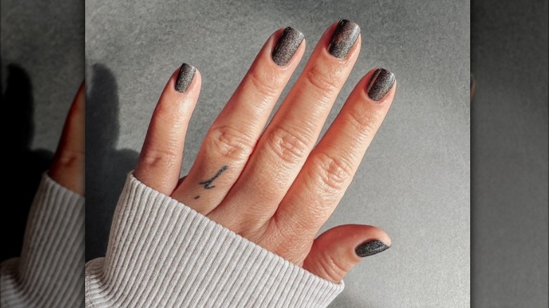 dark champagne nails