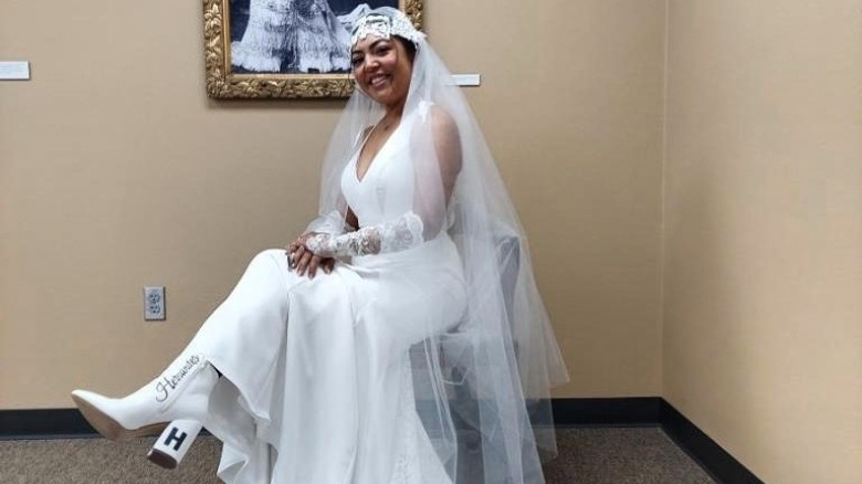 Woman wearing Juliet cap veil