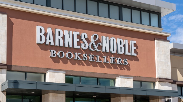 Barnes & Noble store