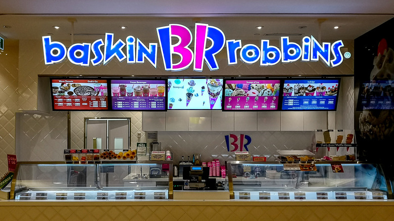 Baskin-Robbins ice cream store