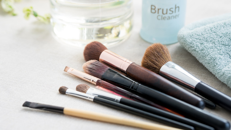 cleaning makeup brushes