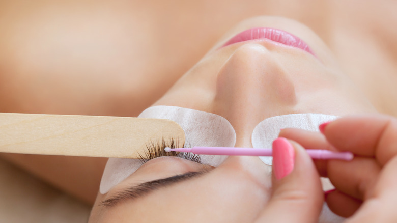 lash extension removal procedure