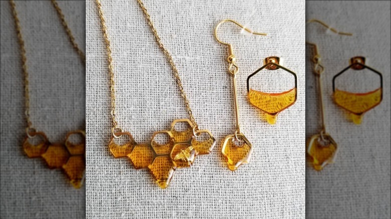 honeycomb necklace and earrings 